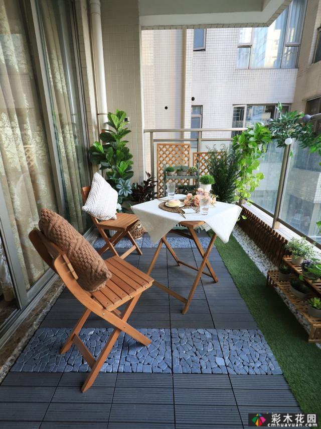 15㎡阳台“maked花园”:阳台变成洗衣房和烘干房，所以最好在空中做得小一点花园
