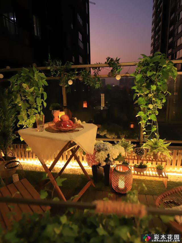 15㎡阳台“maked花园”:阳台变成洗衣房和烘干房，所以最好在空中做得小一点花园
