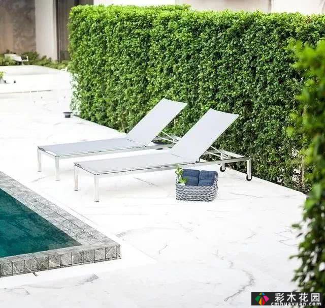 80㎡私人庭院装修:破旧的房子被“装饰”成一个高价值的假日游泳池花园
