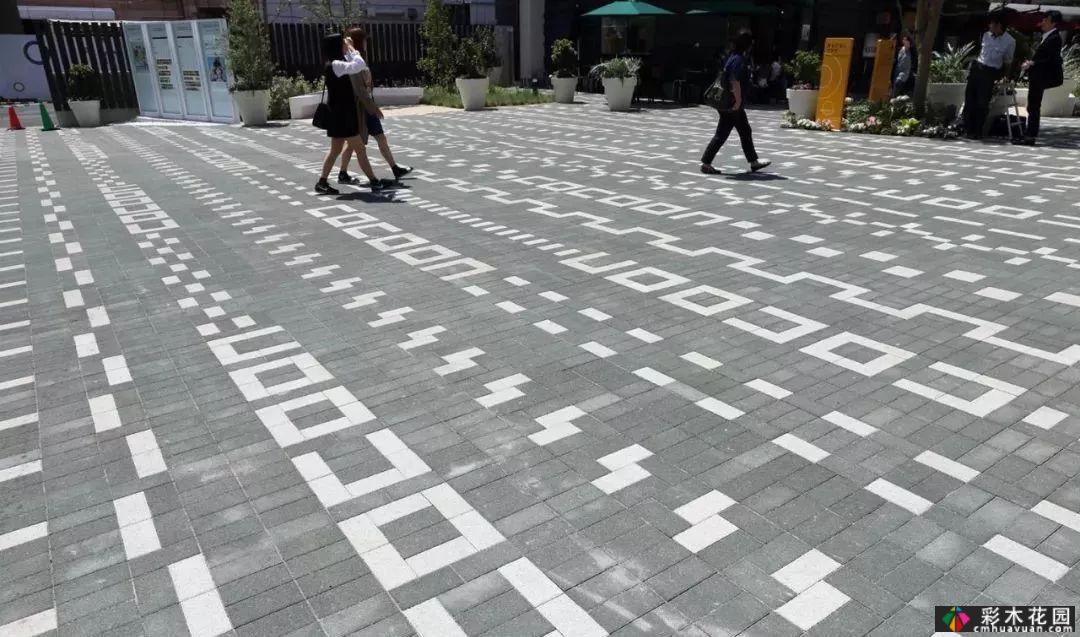 原来的人行道也可以成为空间的主角