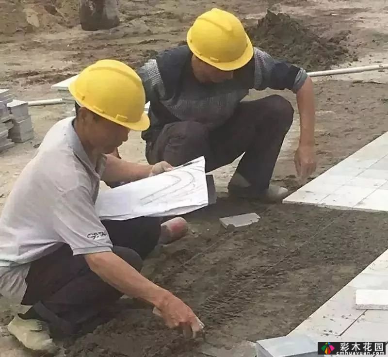 原来的人行道也可以成为空间的主角