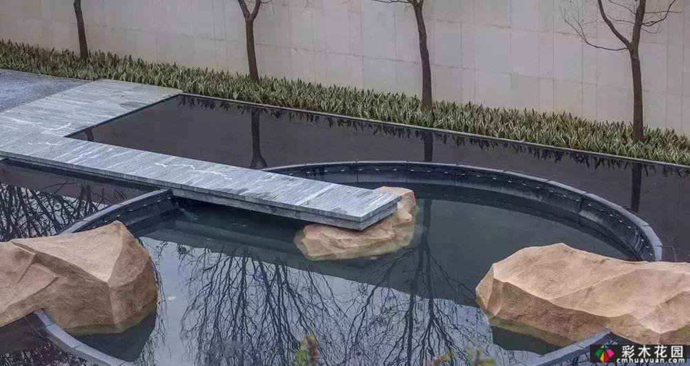 用石头做一个场景，庭院气田来自你。