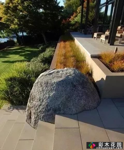 用石头做一个场景，庭院气田来自你。