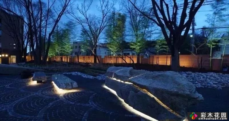 用石头做一个场景，庭院气田来自你。