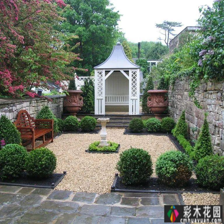 用藤本拓展花园空间，小庭院大转型