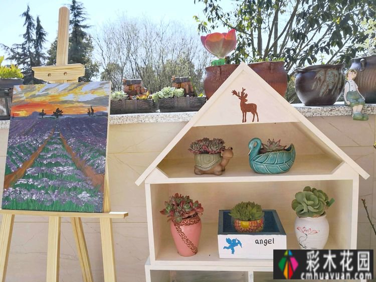 一年前买了一套郊区的房子,自己动手做了一个15m2 花园的露台,很漂亮。
