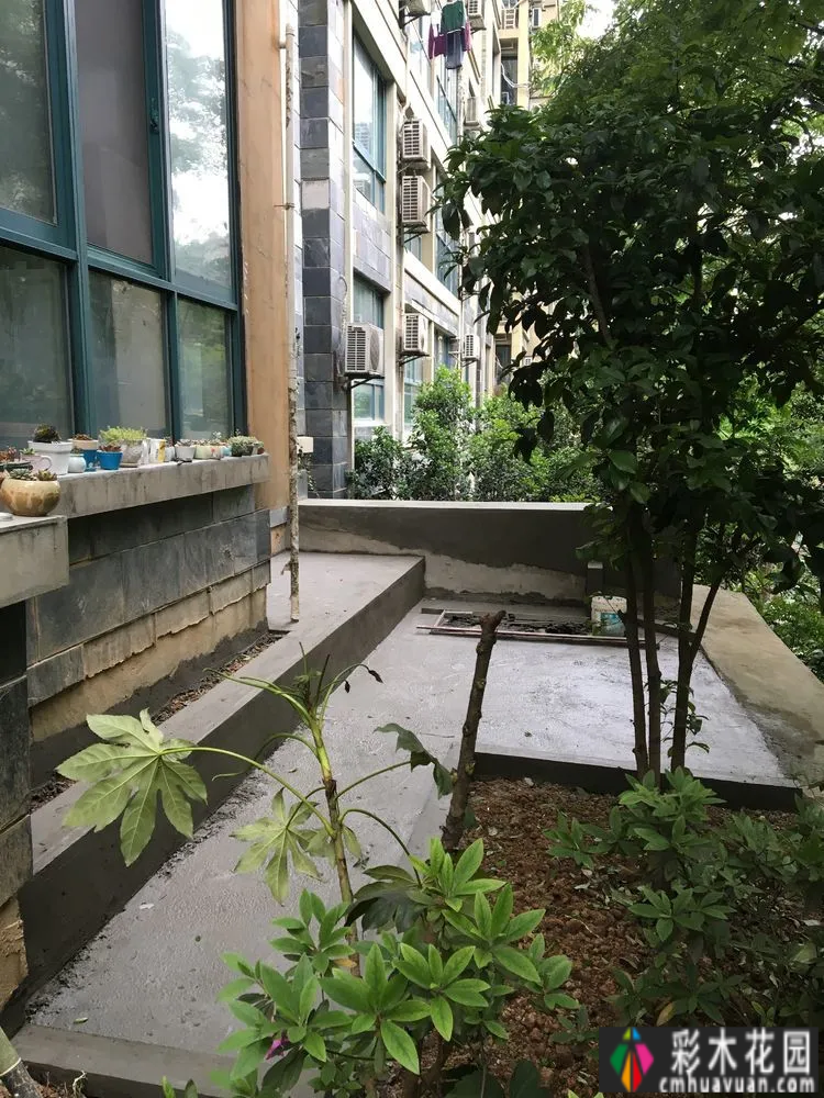 一楼一个28㎡的小院,用2年的时间,通过DIY改造成了小花园,享受着高层住宅无法拥有的幸福。