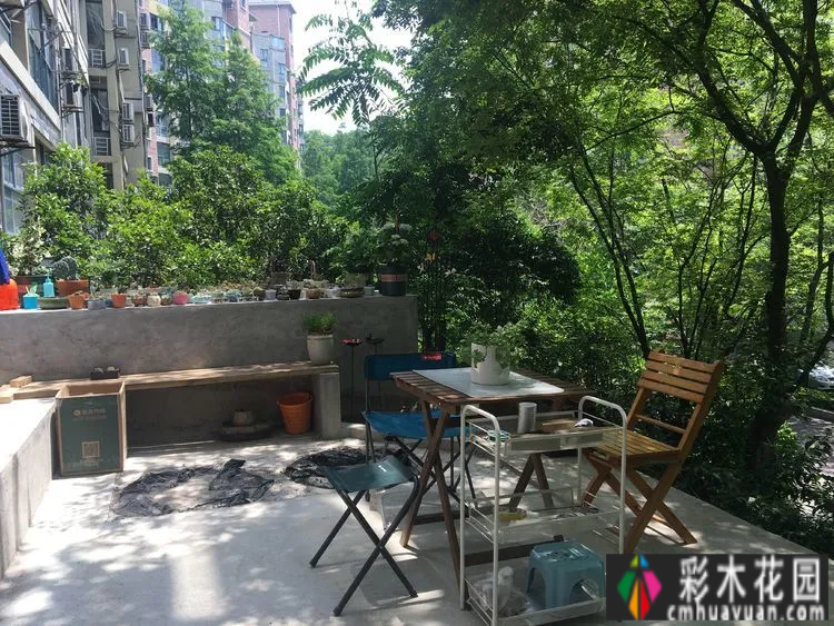 一楼一个28㎡的小院,用2年的时间,通过DIY改造成了小花园,享受着高层住宅无法拥有的幸福。