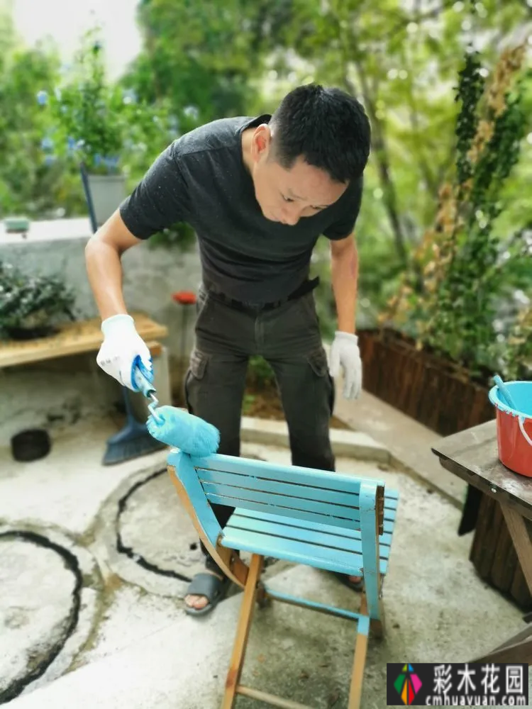 一楼一个28㎡的小院,用2年的时间,通过DIY改造成了小花园,享受着高层住宅无法拥有的幸福。