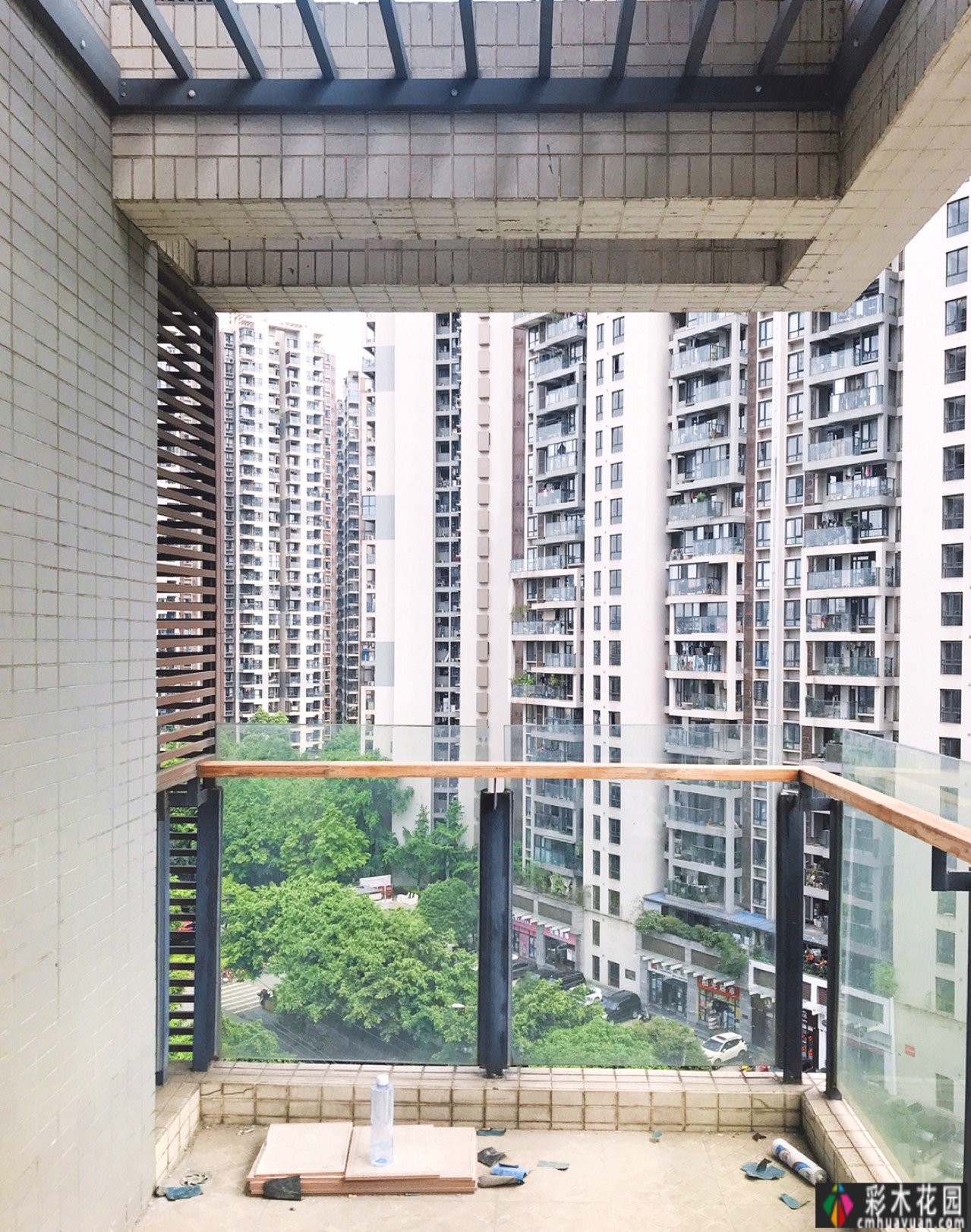 如何在一年内把废弃的阳台改造成“空中小花园?策略来了。