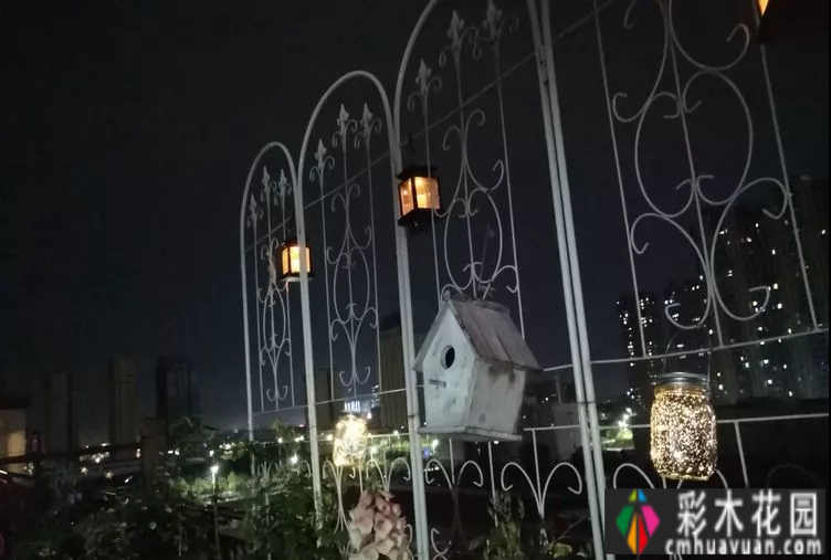 三年前，我买了一套顶楼带70㎡露台的房子，打造了一个美丽的休闲花园